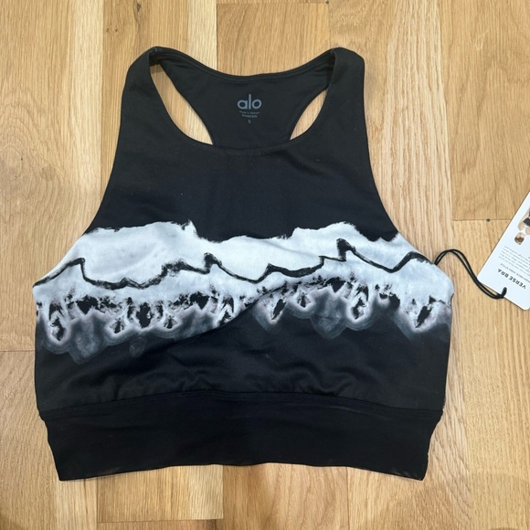 ALO Yoga Other - NWT alo verse sports bra